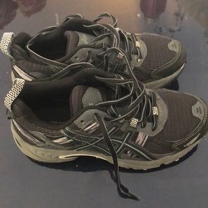 ASICS youth tennis shoes